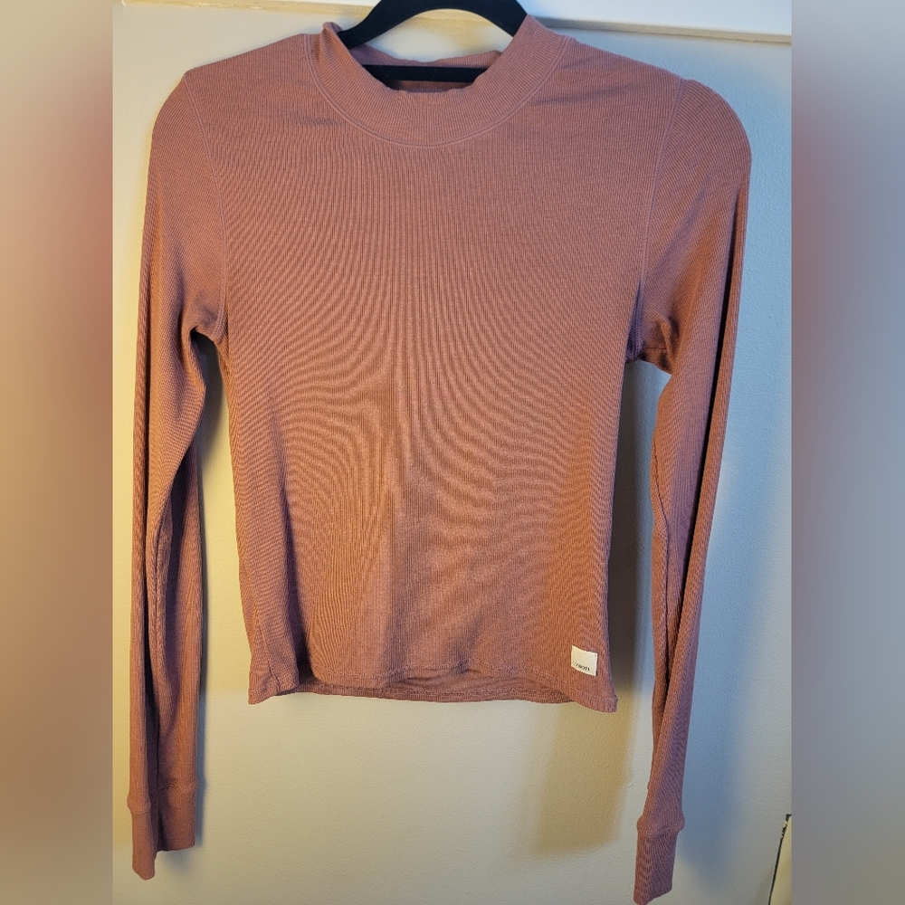 Vuori long sleeve Pose fitted tee